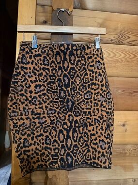House of Harlow 1960 Leopard Pencil Skirt in Brown and Black